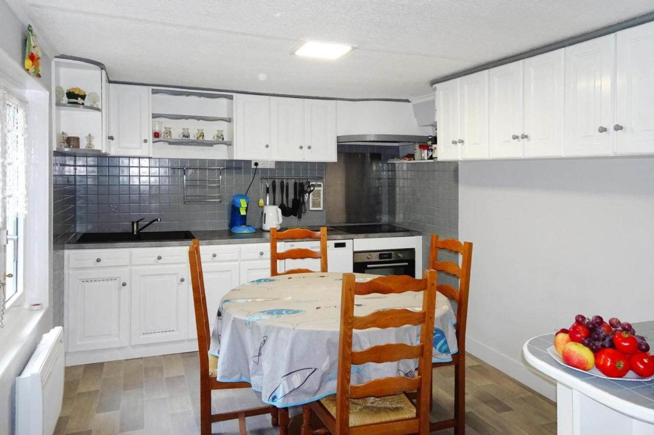 Holiday Home, Plourivo Екстериор снимка